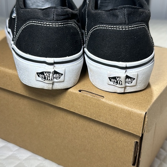 VANS Black Canvas Slip on Skater Shoes. Women’s Size 10. Like New. - Picture 4 of 9